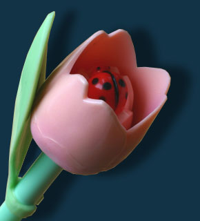 Embout de bic rétractable en plastique - rose avec coccinelle.